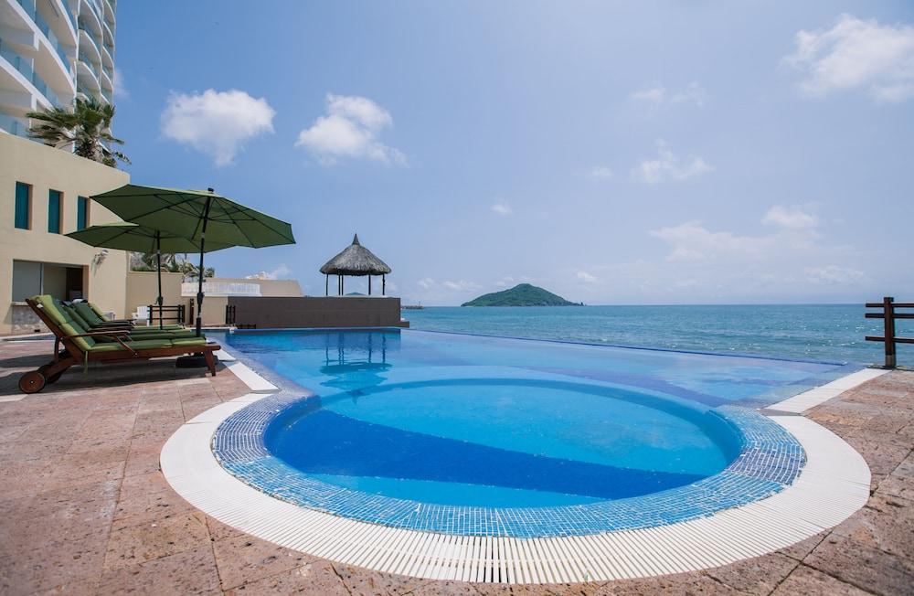 Zafiro Beach Boutique Resort Mazatlán Extérieur photo