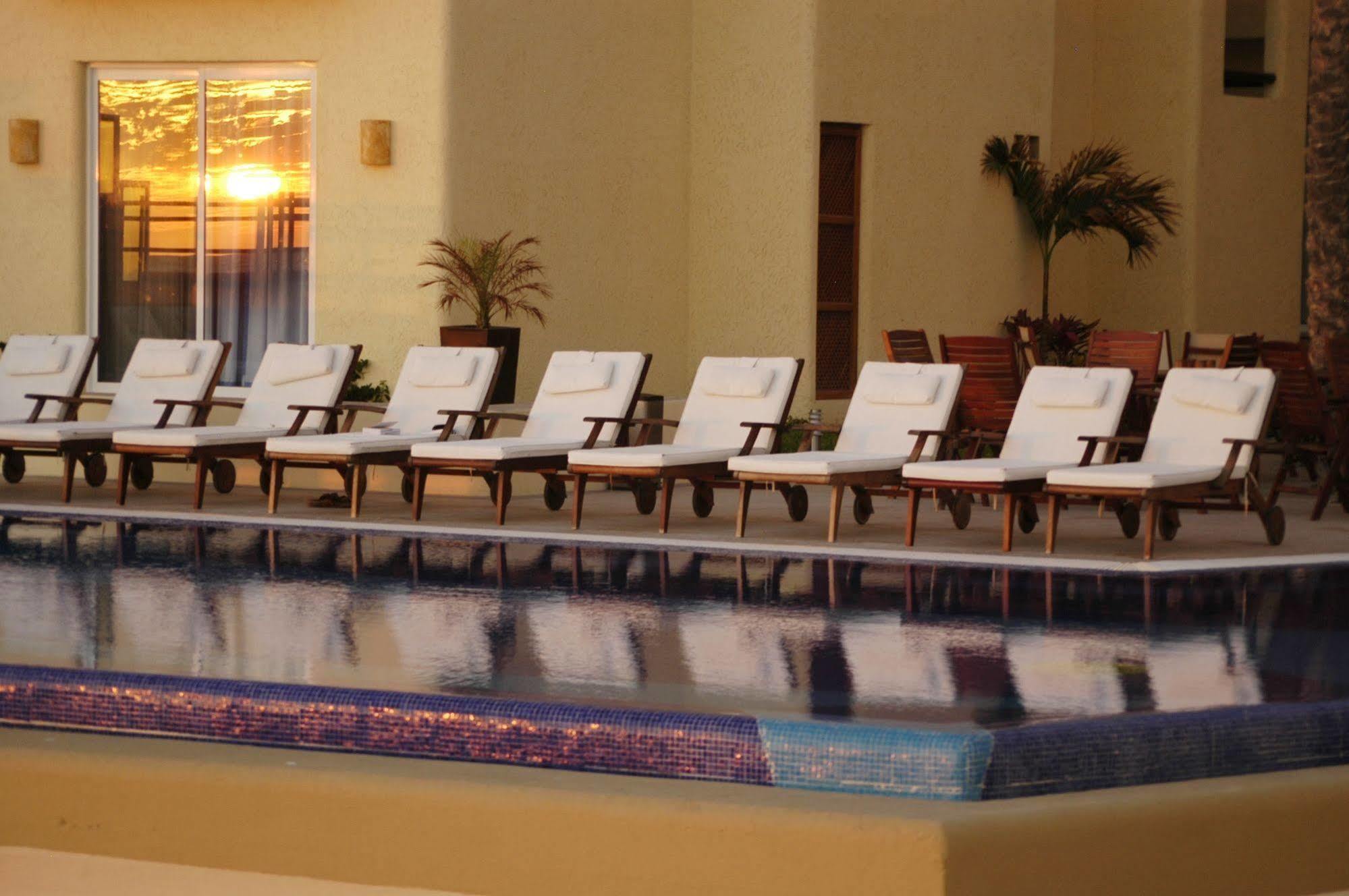 Zafiro Beach Boutique Resort Mazatlán Extérieur photo